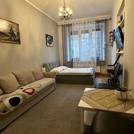 Apartament Przy Dworcu Radom Luaran gambar