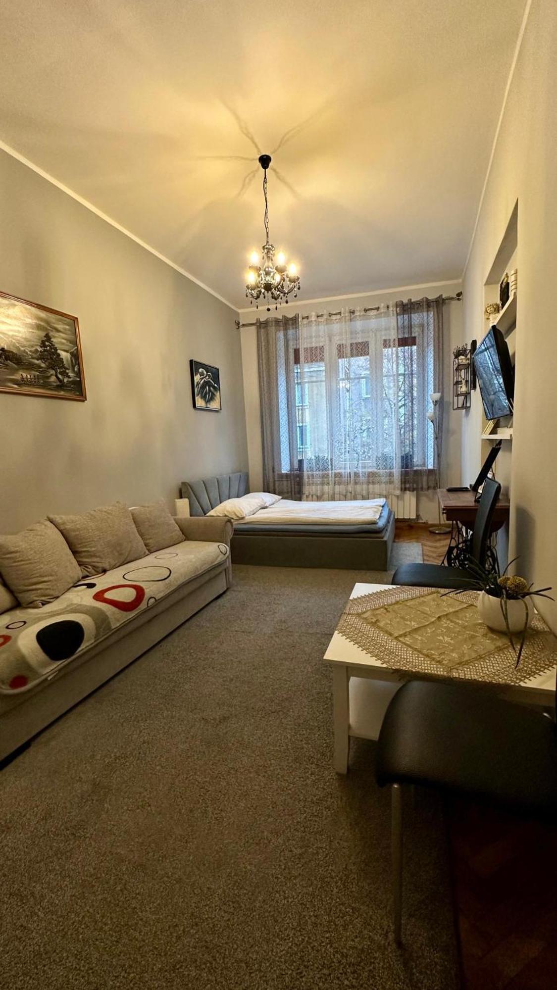 Apartament Przy Dworcu Radom Luaran gambar